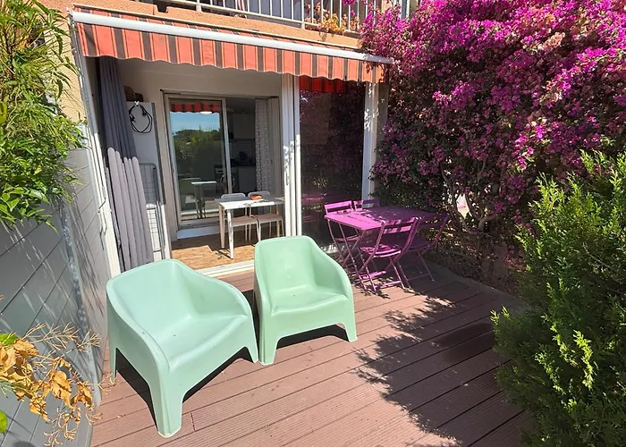 L'escale アパート *