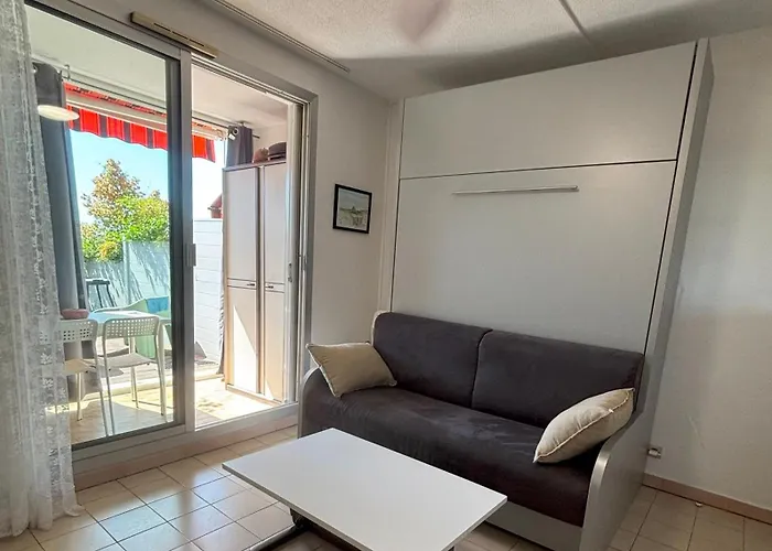 L'escale アパート *